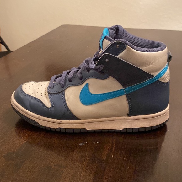 Nike dunk high top. Big kids size 6. White diffused blue blue lightning. - Picture 4 of 9